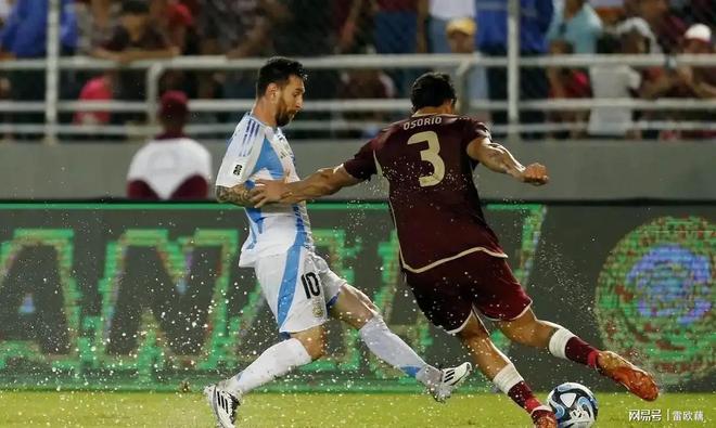 包含梅西与60激战澳大利亚队分钟，险胜胜负难料！，东契奇焦点对战全场沸腾不已的词条AYX Poker