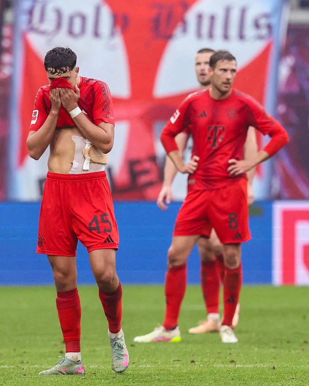  凯恩就职于哪个球队 爱游戏AYX