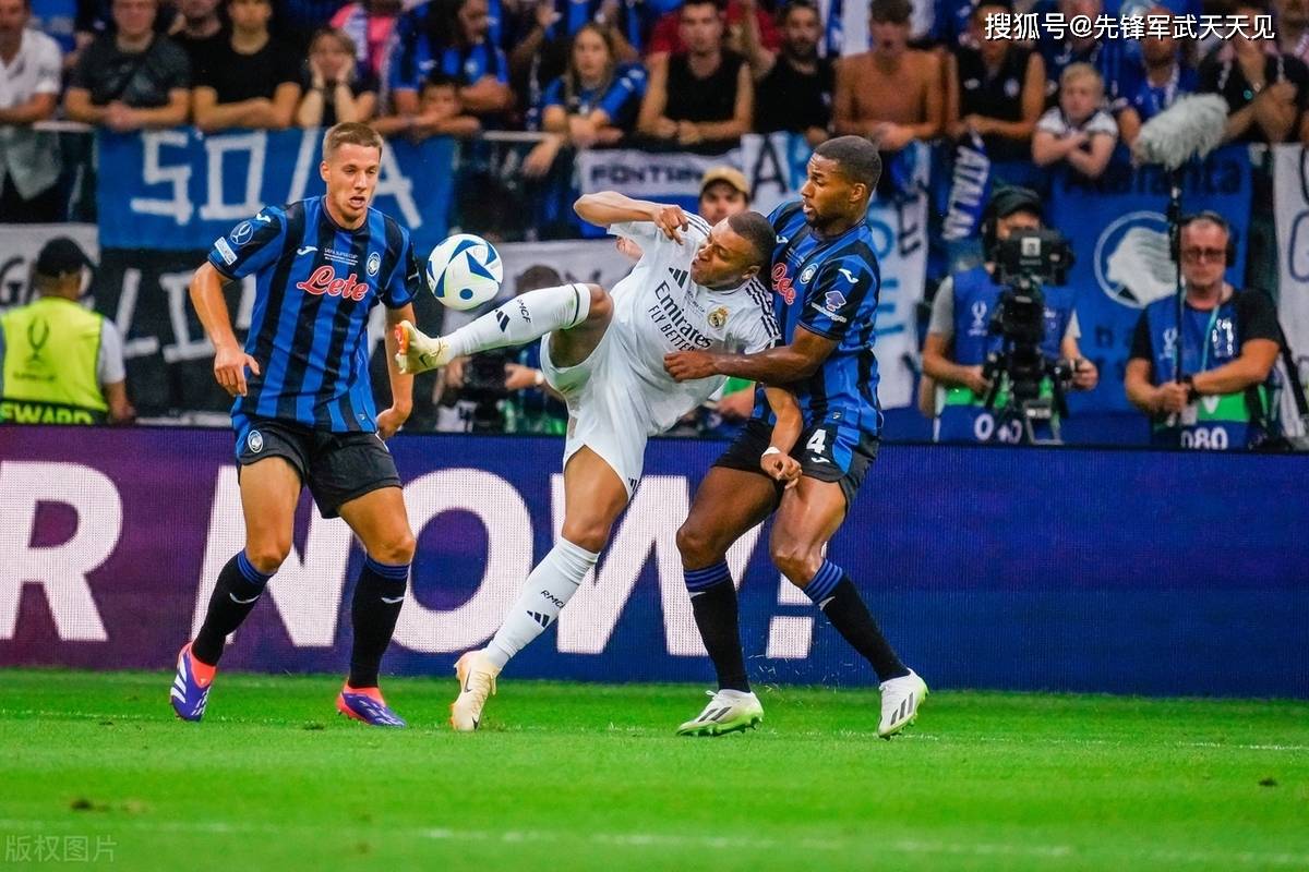 赛前利物浦备战欧超杯，单刀错失细节曝光，引发热议，赛程密集仍需轮换的简单介绍爱游戏棋牌平台